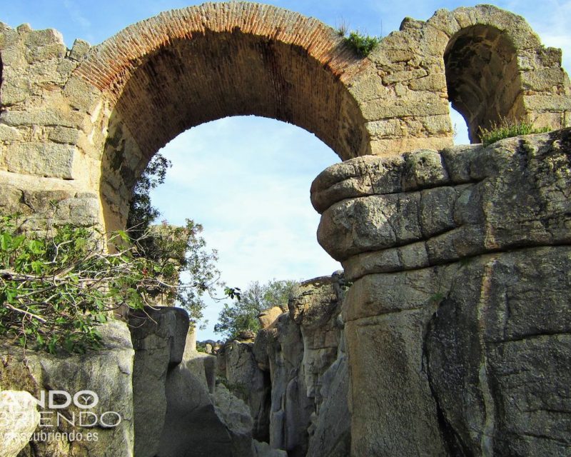 Puente de la Canasta (San Martín Montalbán)