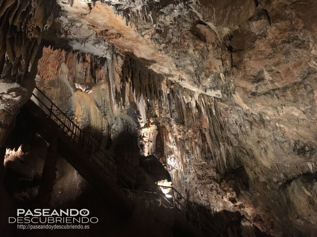 CUEVA ESCALERA