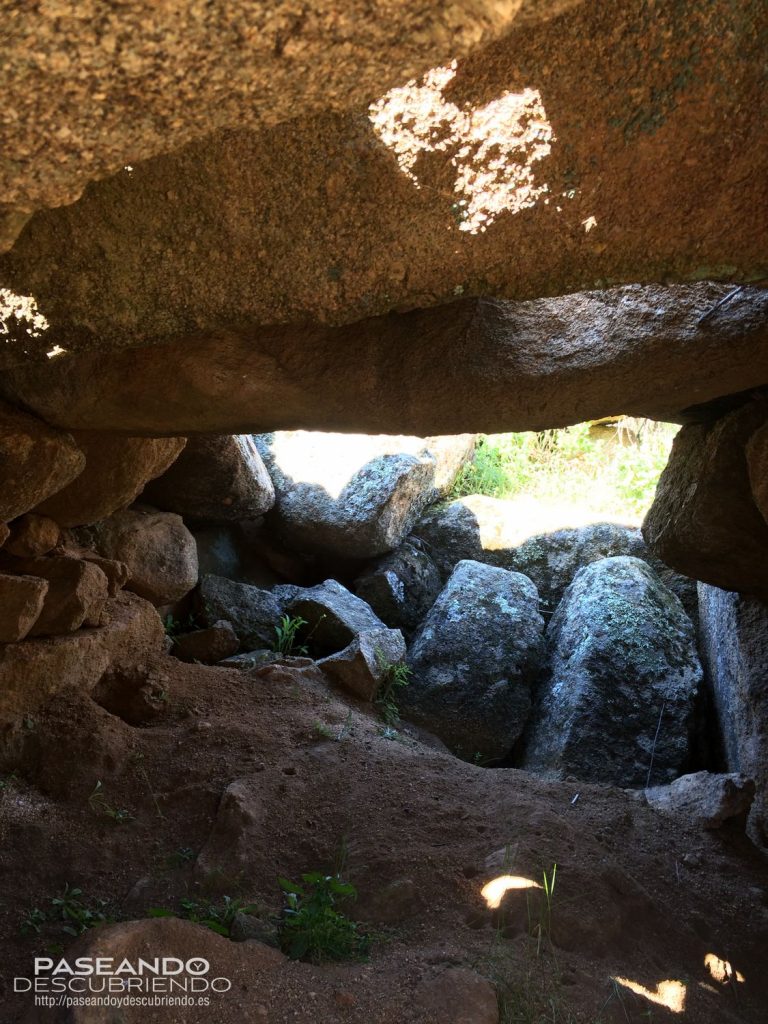 dolmen interior 1